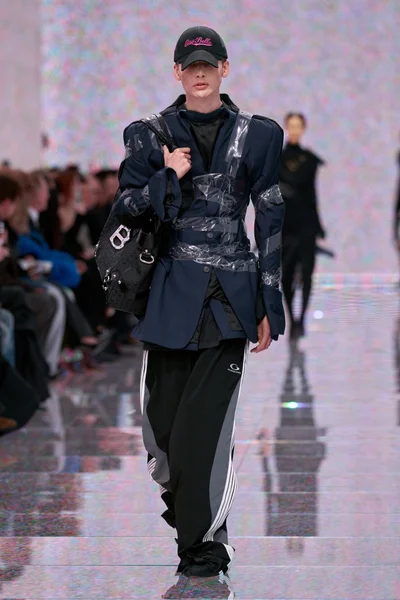 Look 60
